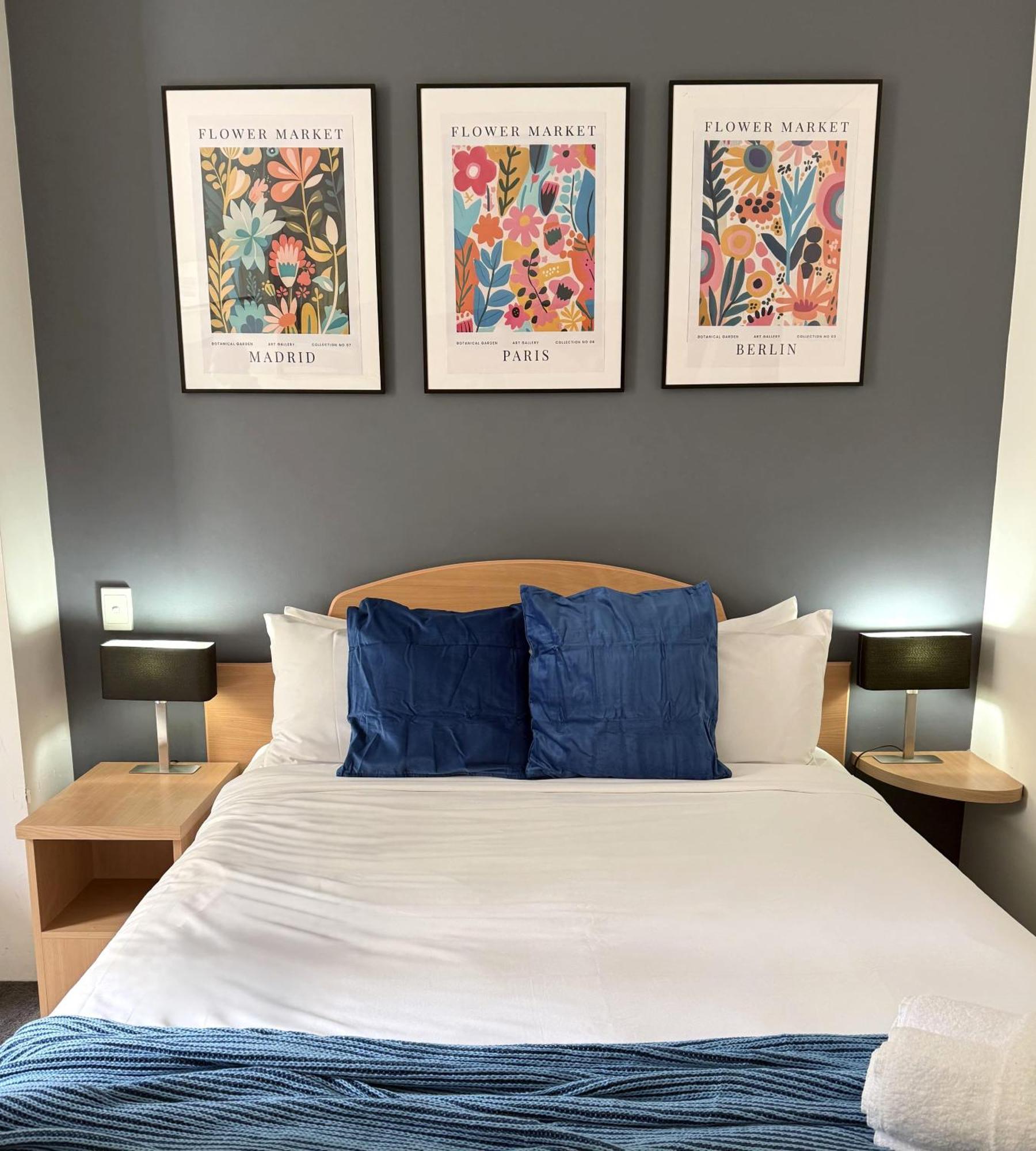 303 Cheerful Crib Sleeps 2 Apartment Perth