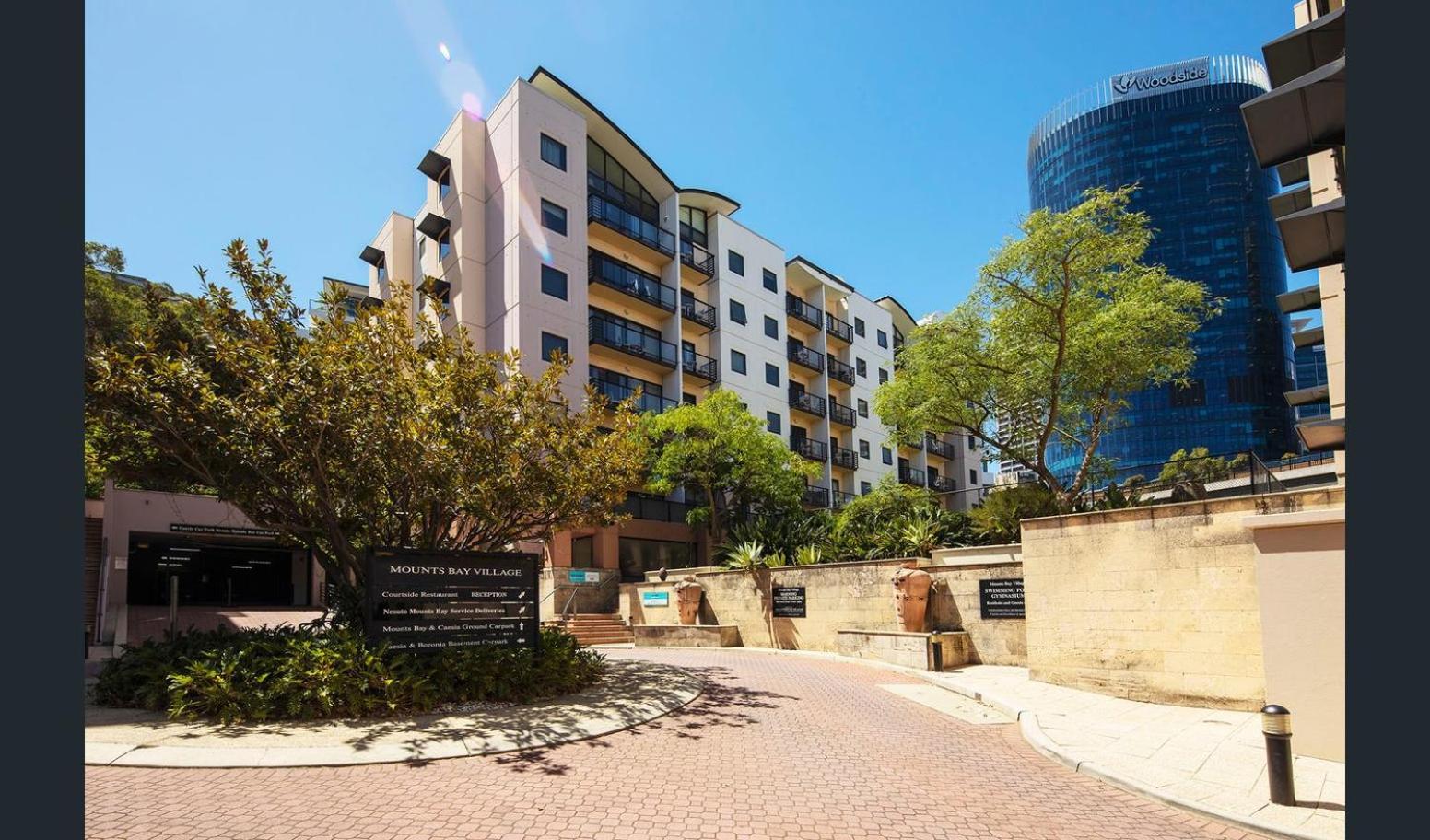 1bdr East - Tennis Court Gym And Pool *