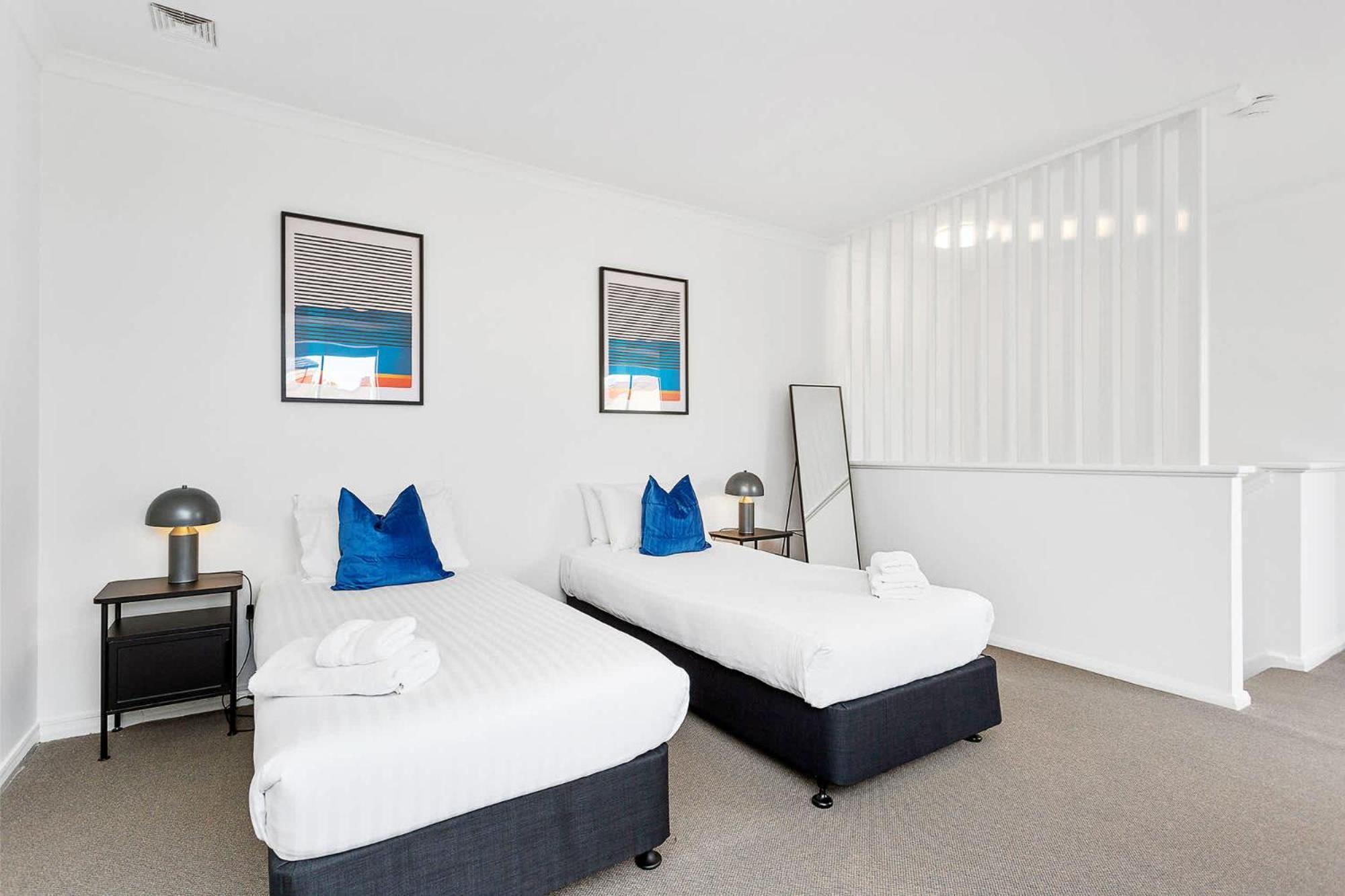Renovated Townhouse In Northbridge *