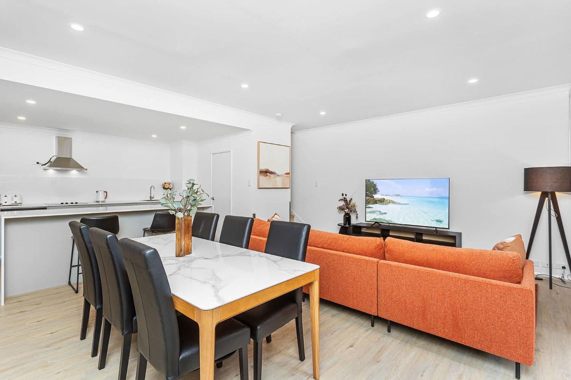 Renovated Townhouse In Northbridge *