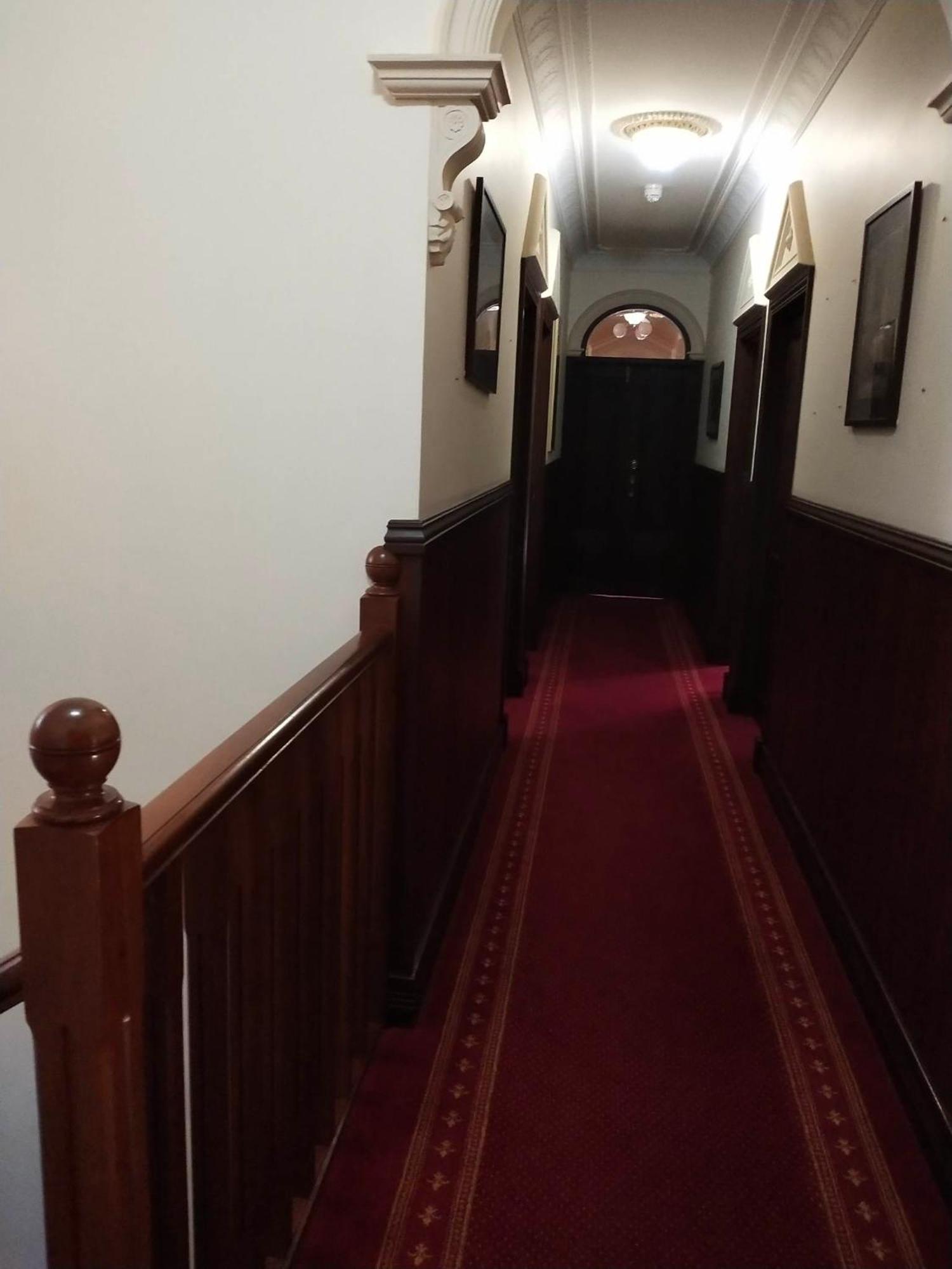 Beautiful & Peaceful Mansion-24 Hour Check In Guest house Perth