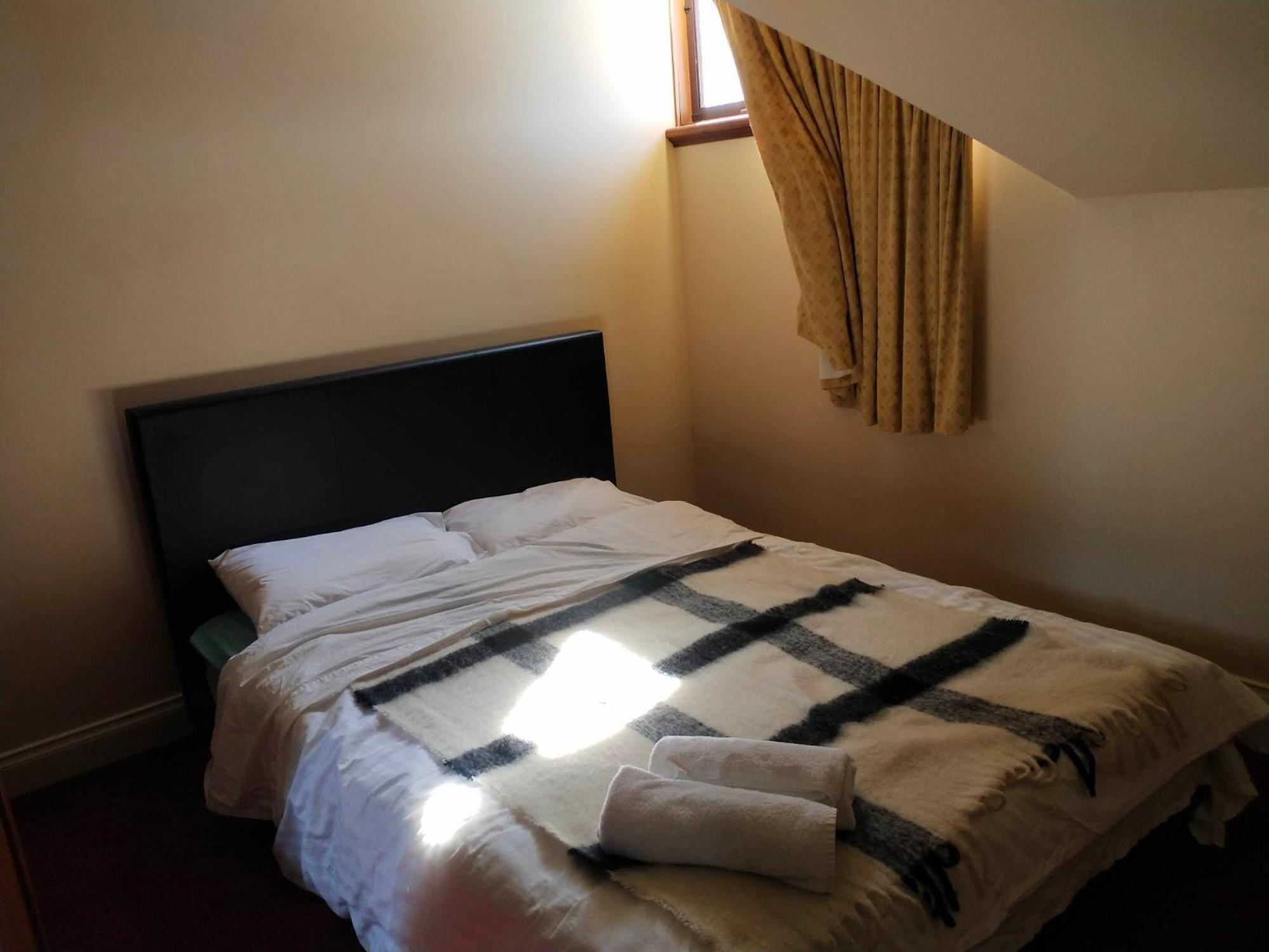 Beautiful & Peaceful Mansion-24 Hour Check In Guest house