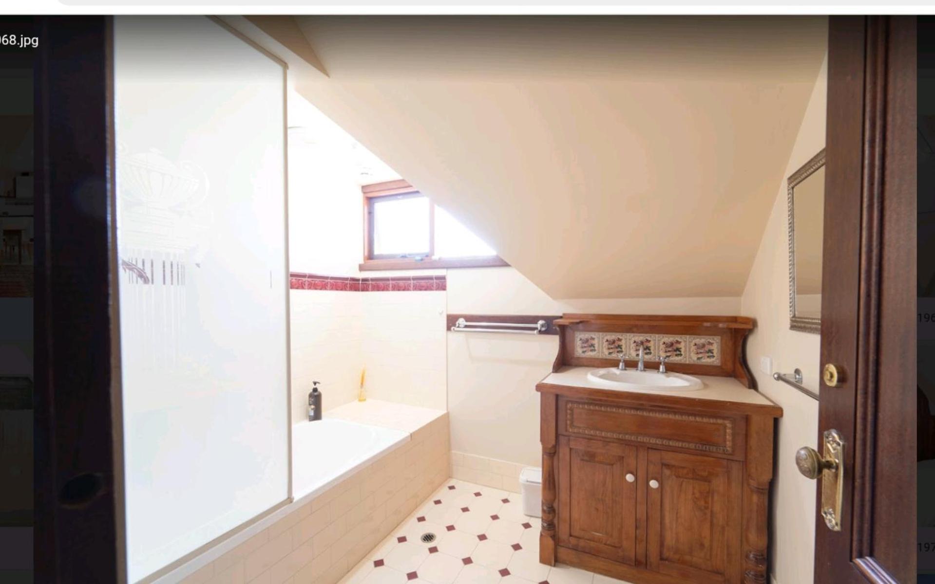 Beautiful & Peaceful Mansion-24 Hour Check In * Perth