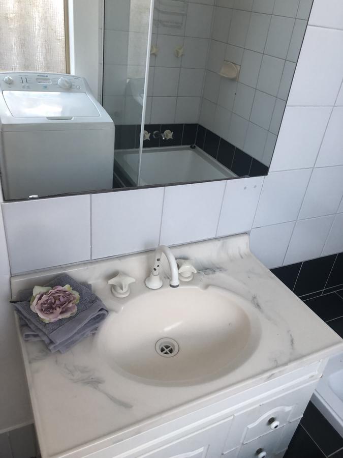 Holiday home Dampier House Mullaloo-perth *