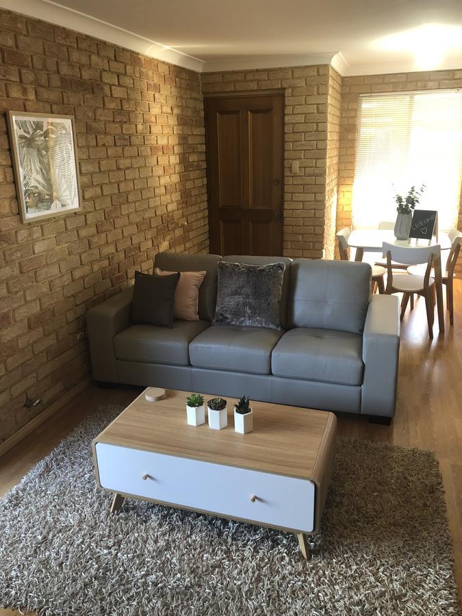 Dampier House Mullaloo-perth Holiday home *