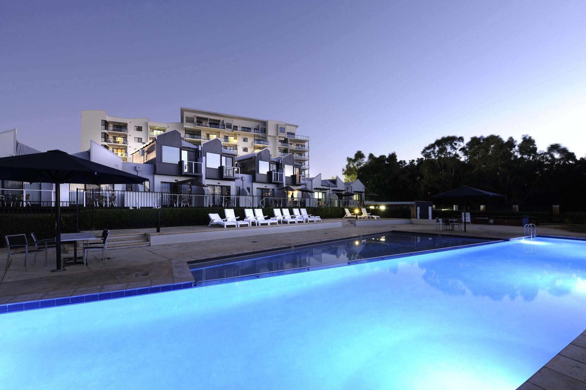Assured Ascot Quays Aparthotel 4*