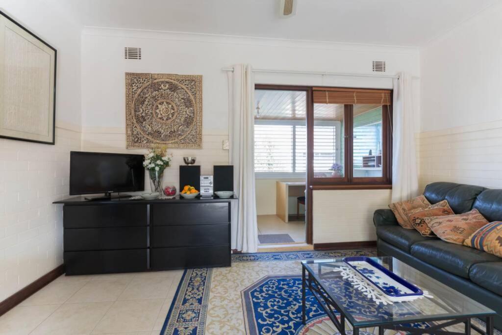 B9 Crawley 1 Brm & Sleepout Near Uwa Apartment Perth