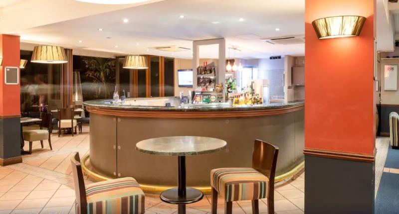 Hotel Seasons Of Perth