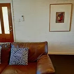 Superb 2 Bedroom Apartment Minutes To Cbd- Cen7