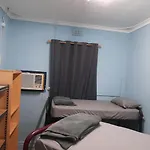 Ozi Inn Backpackers - Perth -Valid Passport Required