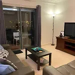 City River Views Free Parking Wifi Netflix Wine