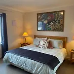 City River Views Free Parking Wifi Netflix Wine