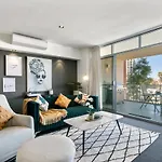 Luxe Chic