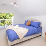 Metropolitan Charm - Townhouse Near Cbd