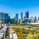 Perth City & Pool View 2Bedroom-1 King Bd And 2 Single Bd