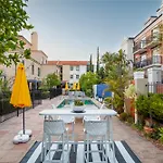 Charming One-Bedroom Apartment In Northbridge