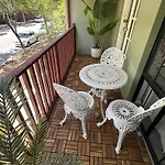 Stunning Northbridge Townhouse W Off St Parking