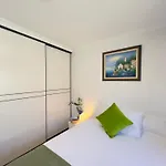 B2 Airport Adjacent Home - New Amenities & Fast Wi-Fi