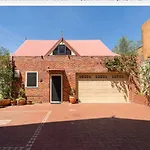 Snow White\'S 2 Bedroom Dream Cottage With Free Parking