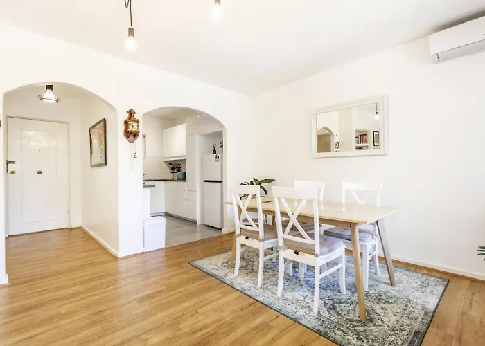 Zoo View Apartment - Executive Escapes