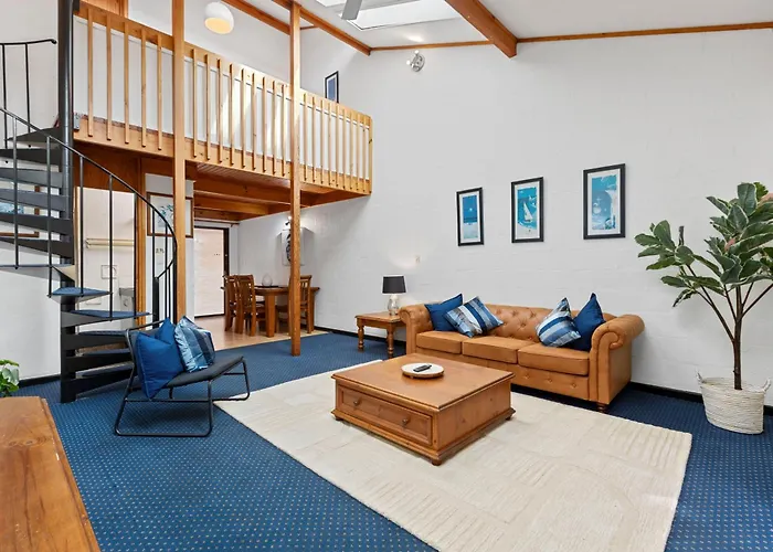 21 Cottesloe Steps To Beach - Sleeps 3