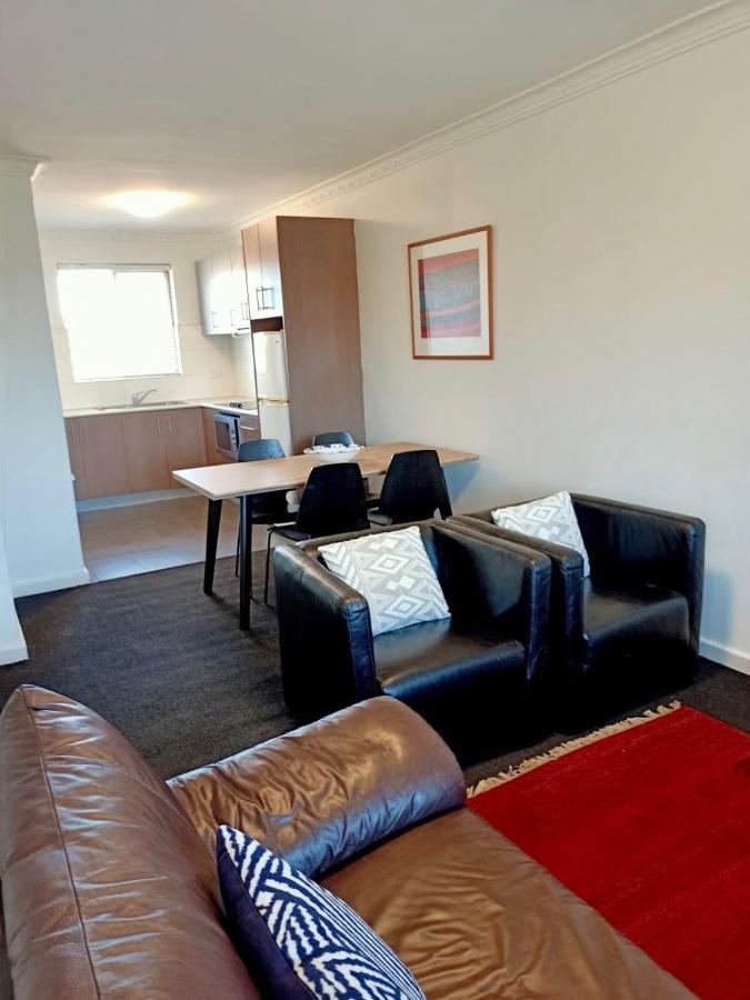 Superb 2 Bedroom Minutes To Cbd- Cen7 Apartment *