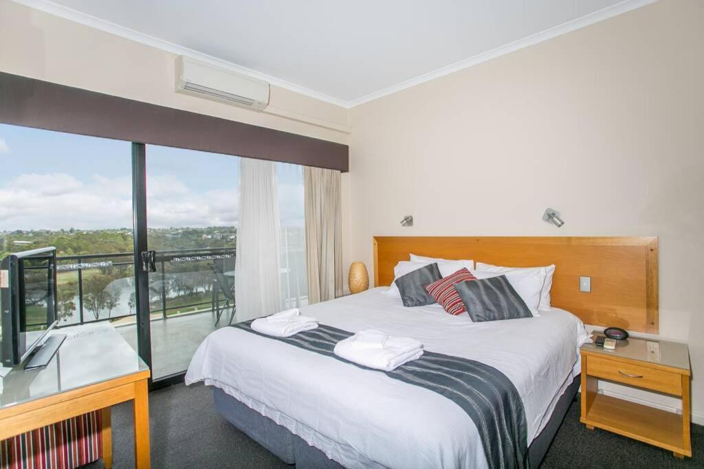 Ascot Sub Penthouse Spectacular 240 Degree River And Views , Perth