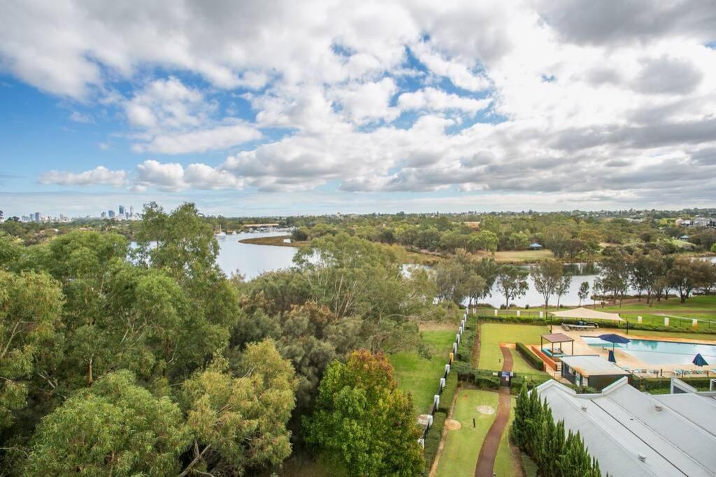 Apartment Ascot Sub Penthouse Spectacular 240 Degree River And Views ,