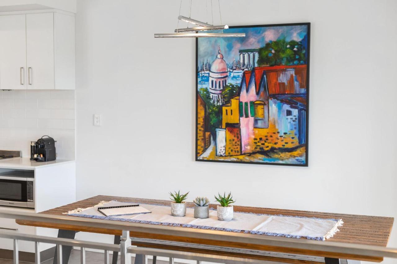 Holiday home 2 Chic Stylish Modern Family On Charles Perth