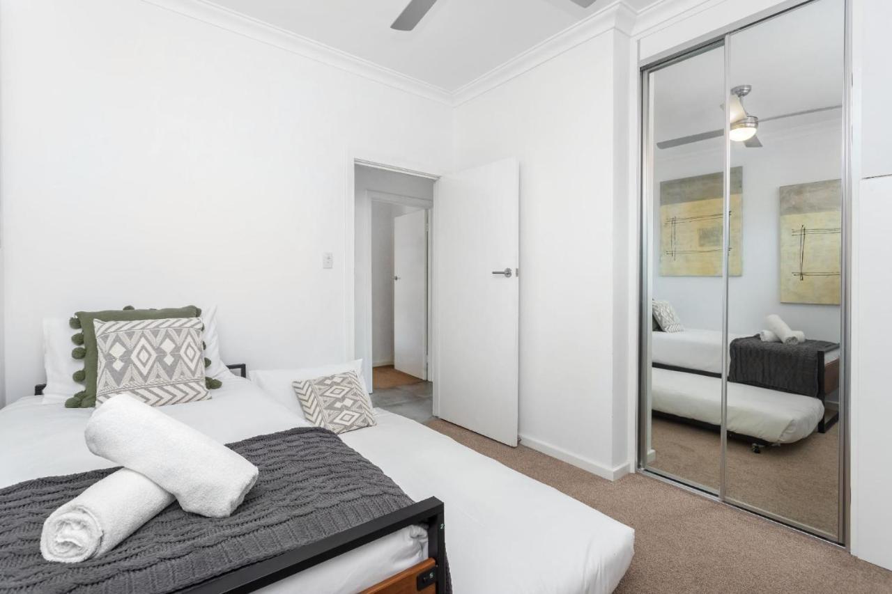 Holiday home 2 Chic Stylish Modern Family On Charles Perth
