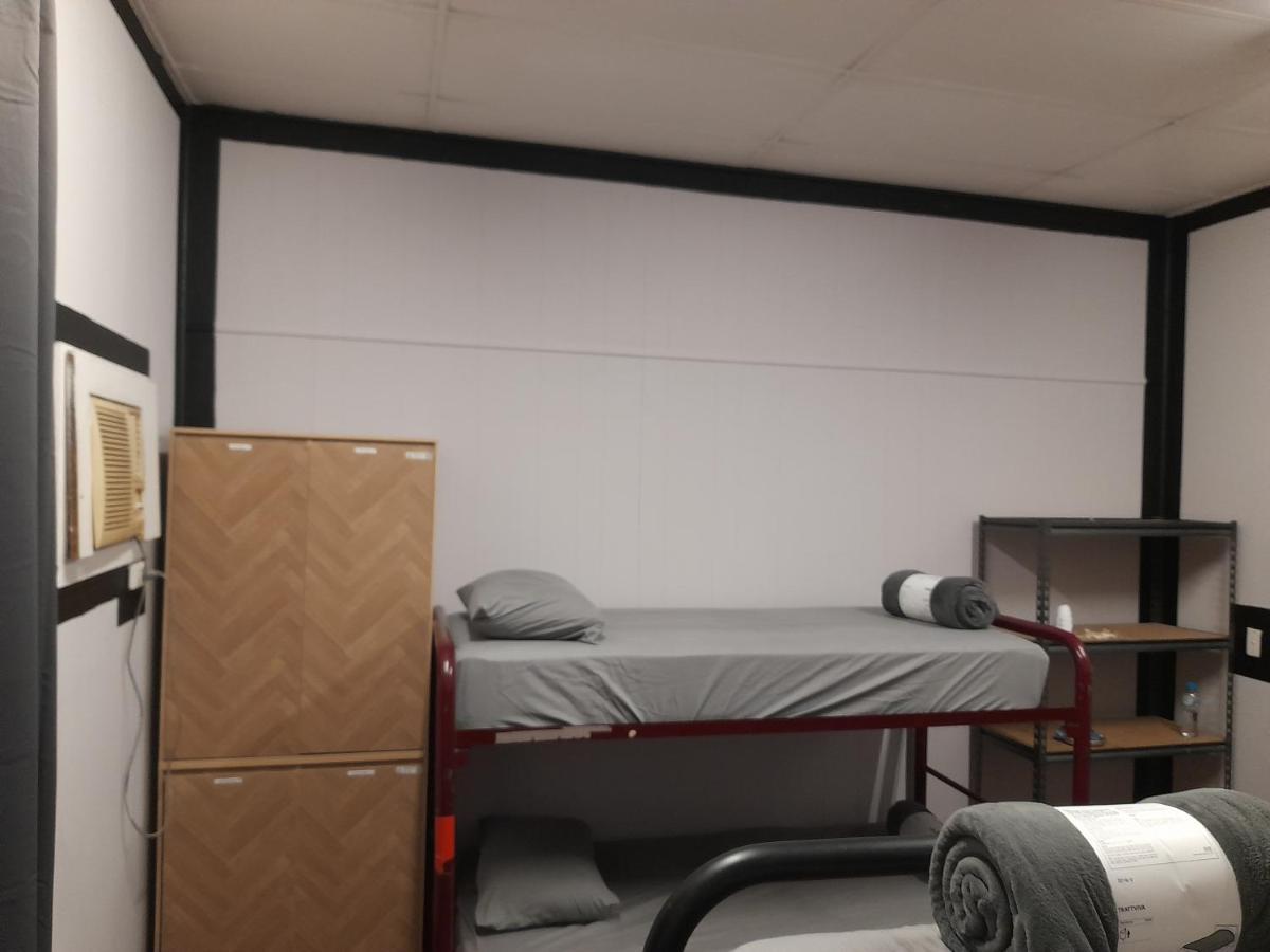 Hostel Ozi Backpackers - -valid Passport Required