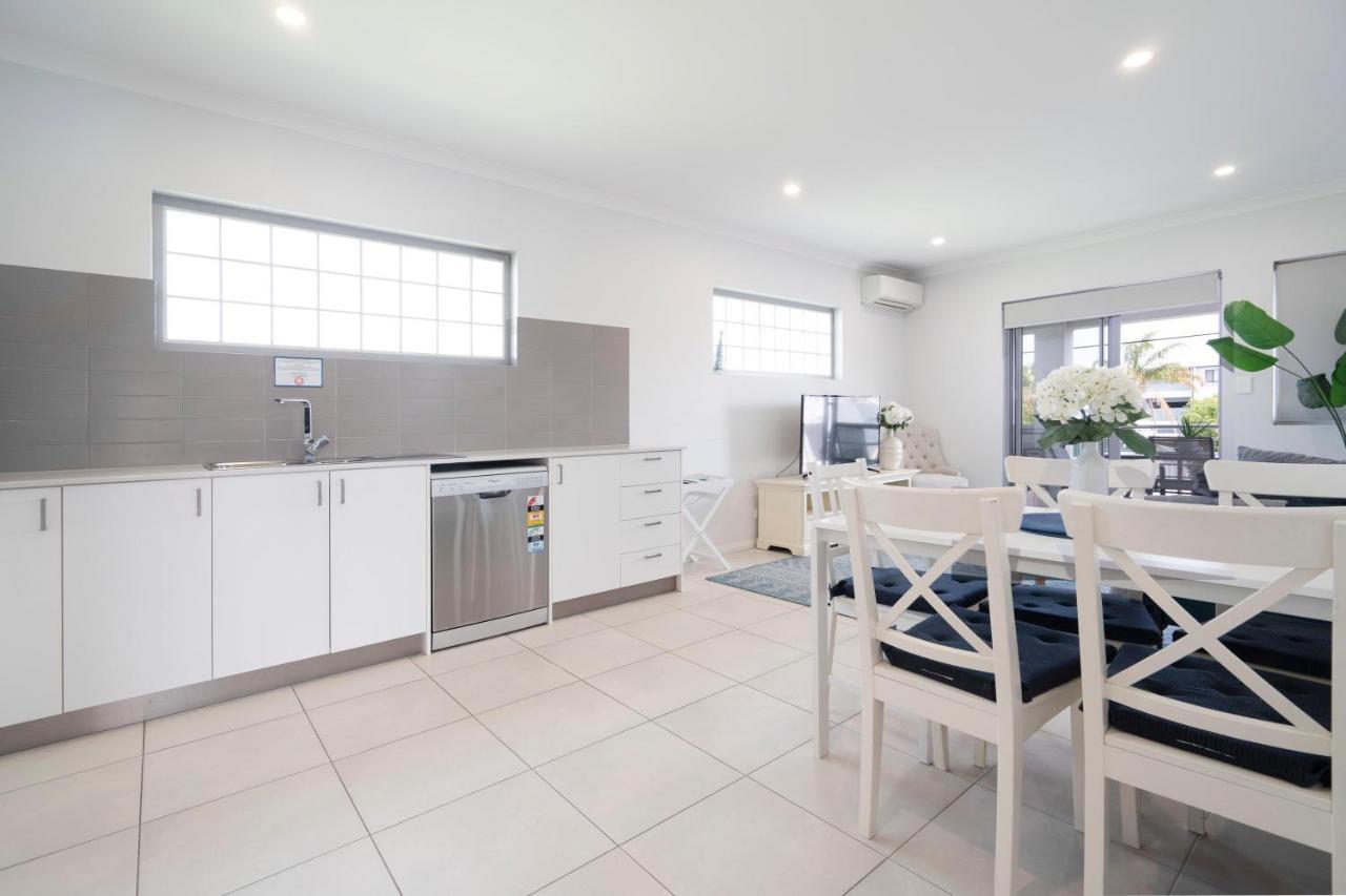 3 Fresh Sparkling Apt 2br 2ba Cloverdale Apartment