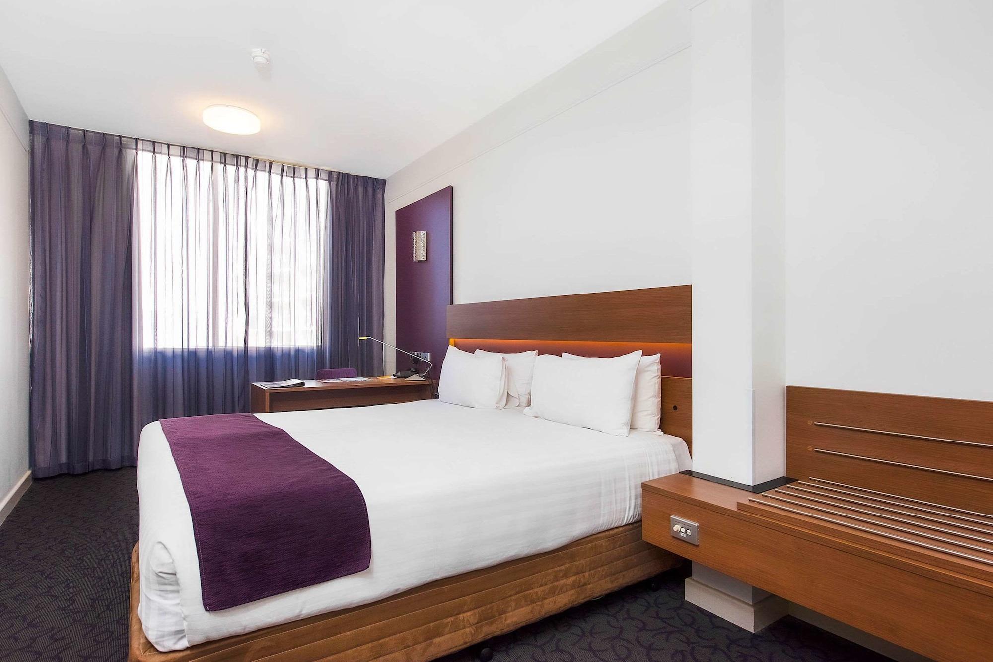 Quality Ambassador Hotel 4*