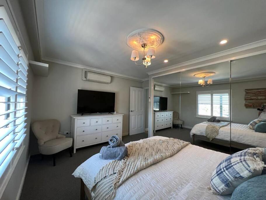 Apartment Stunning! 'new York Style' Roof 2 Car Perth