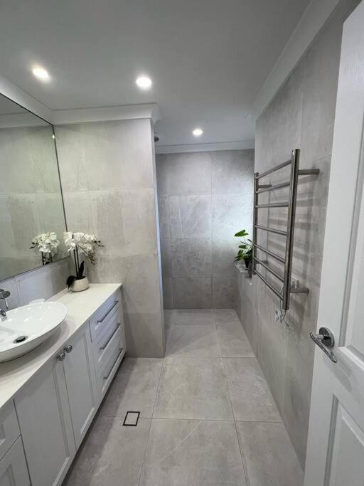 Stunning! 'new York Style' Roof 2 Car Apartment Perth