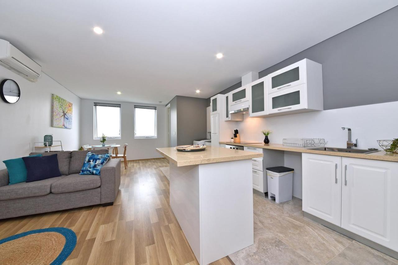 2x2 Modern Near Airport And * Perth