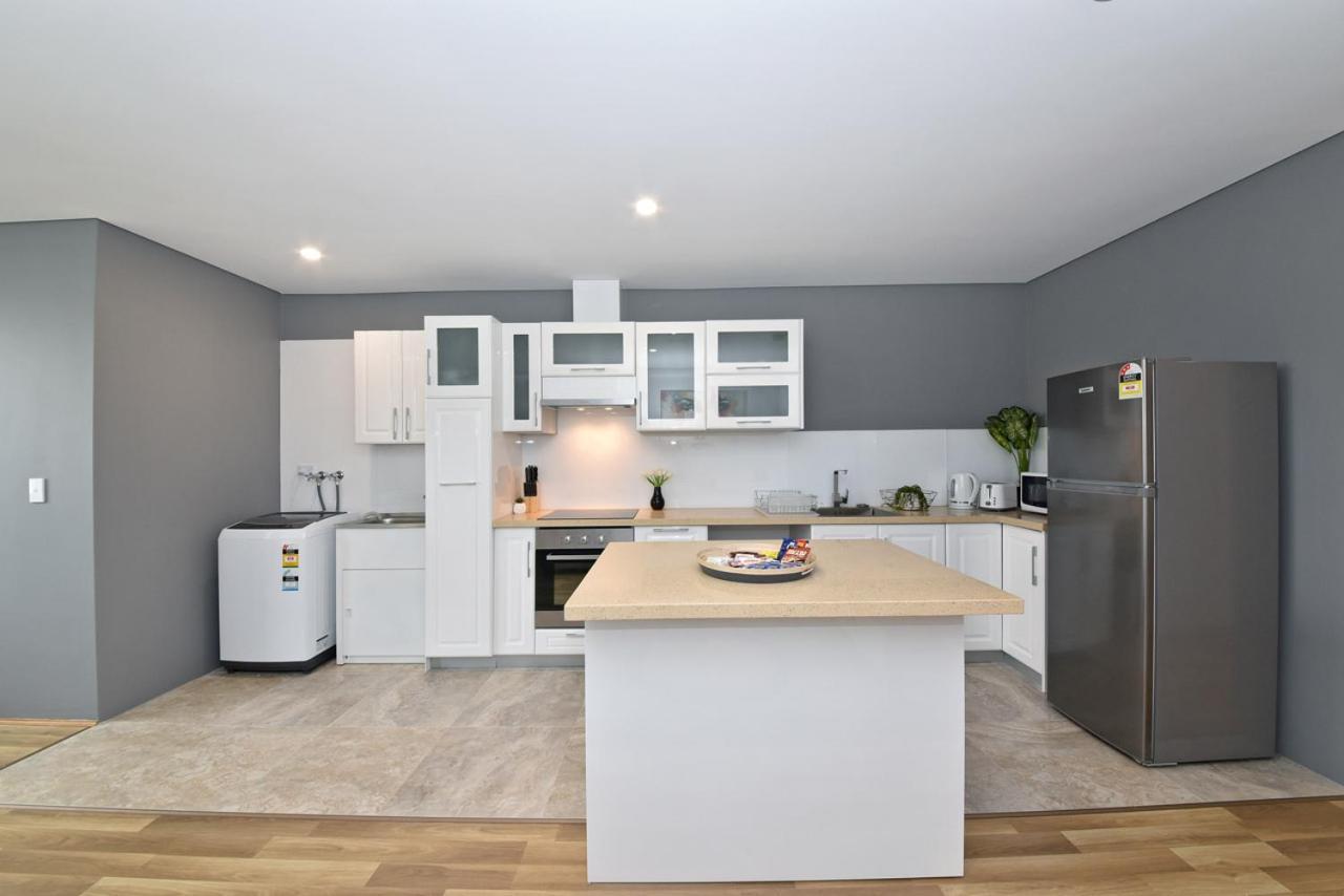 2x2 Modern Near Airport And Perth