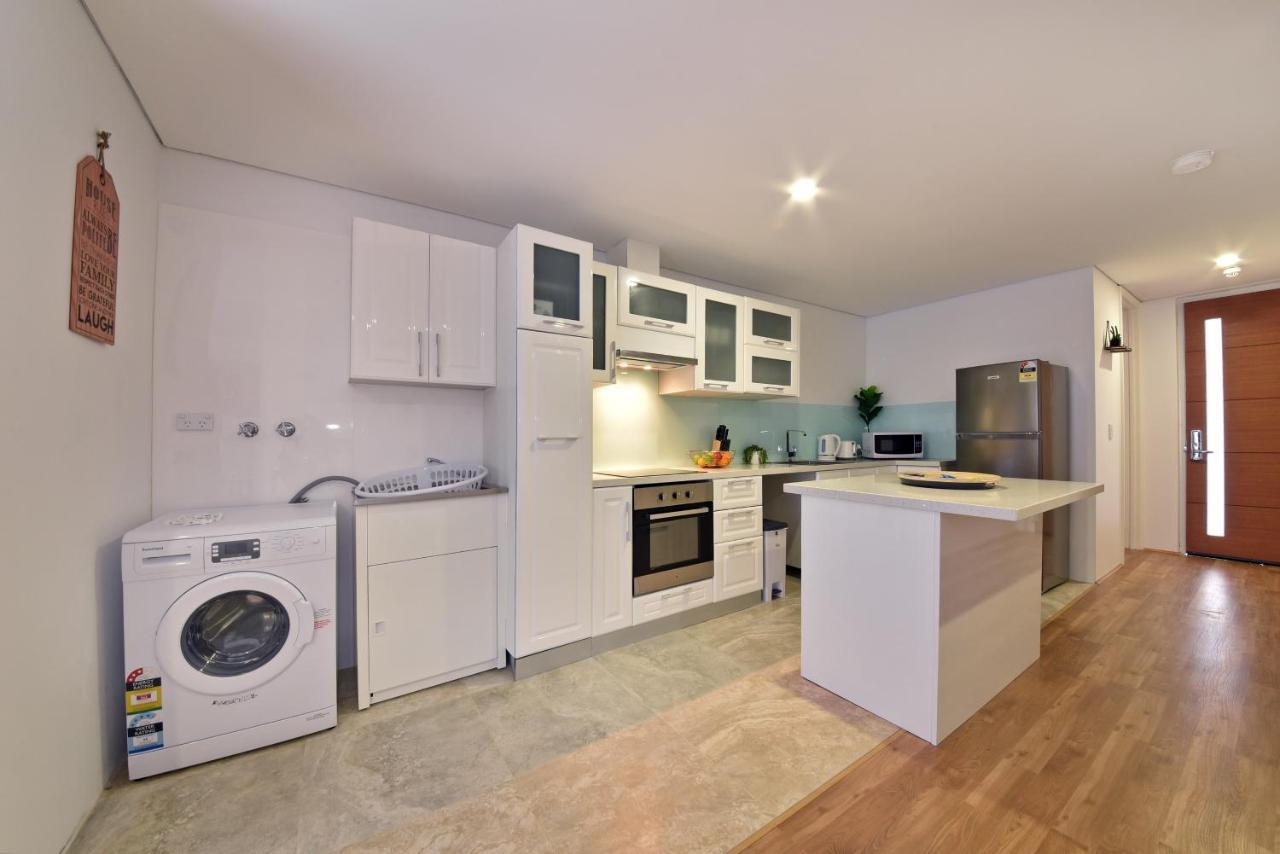 Apartment 2x2 Modern Near Airport And Perth