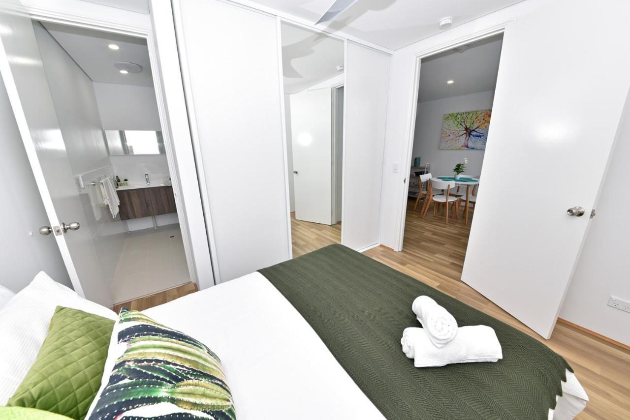 2x2 Modern Near Airport And Apartment
