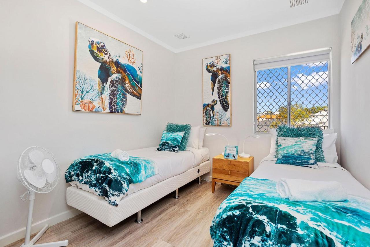 12 Calming Coral Beautiful 2brm * Perth