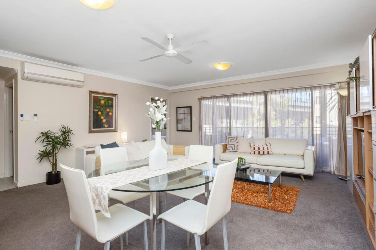 Executive 2br On Mounts Bay Road Apartment *