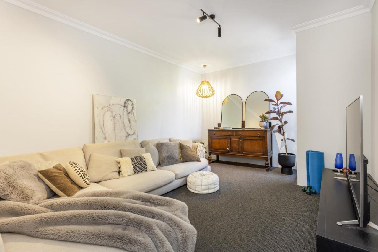 The Modern Lux - Executive Escapes Holiday home Perth