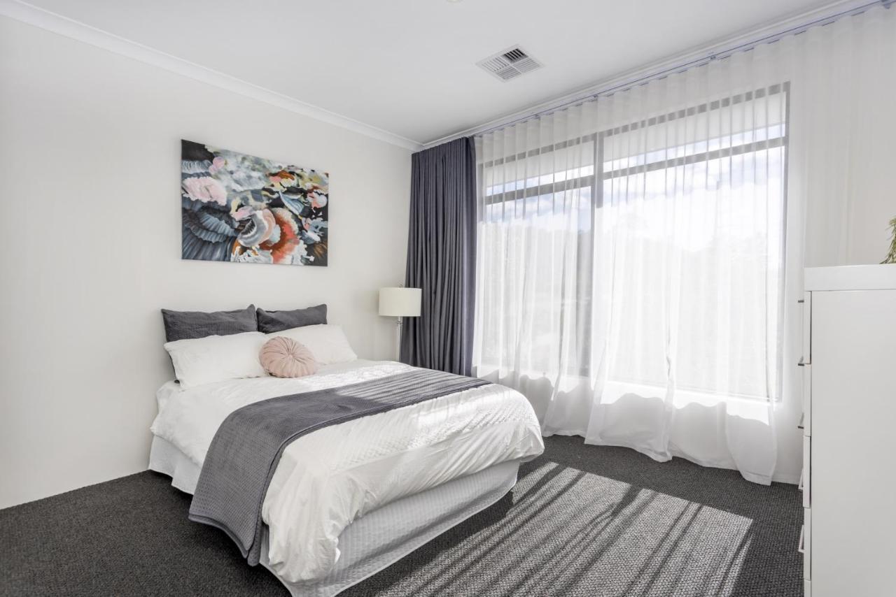 The Modern Lux - Executive Escapes Holiday home