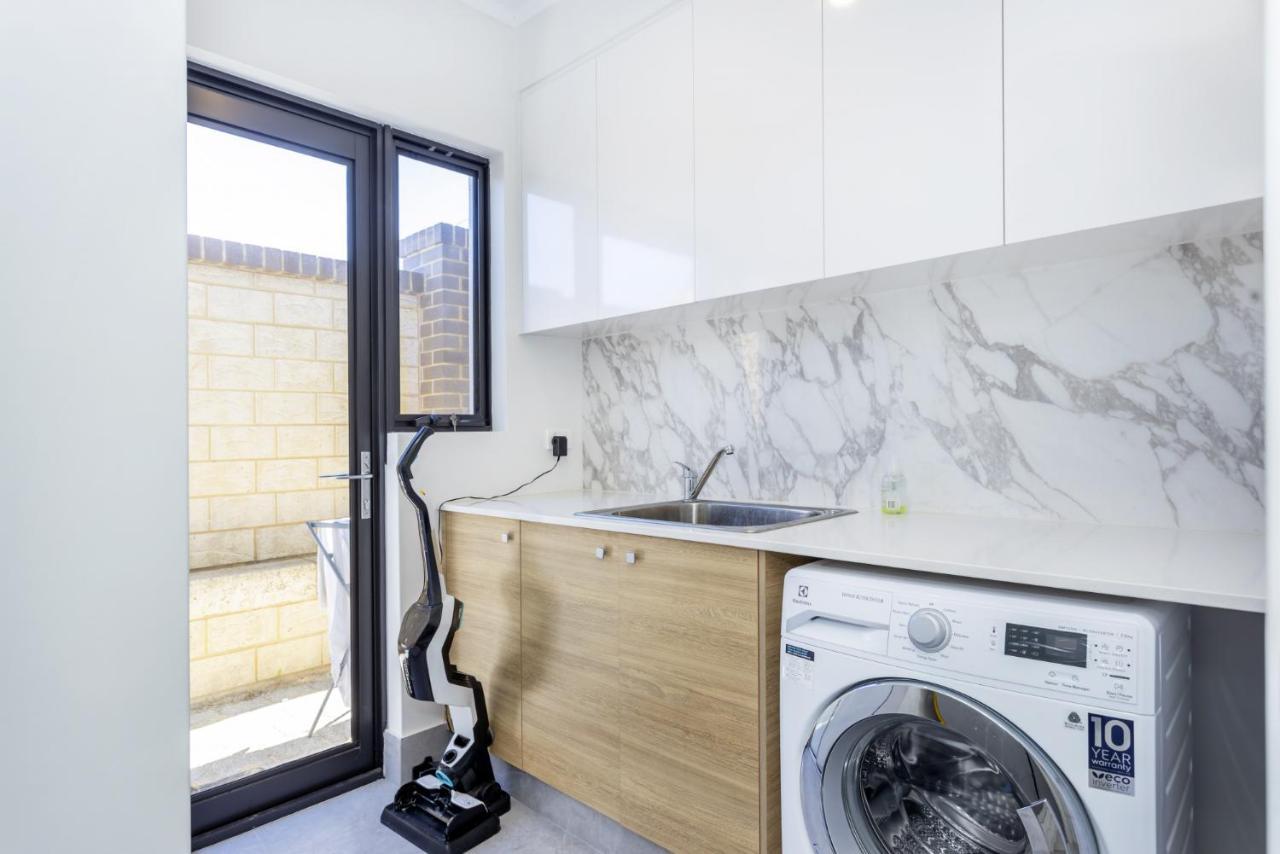 The Modern Lux - Executive Escapes Holiday home Perth