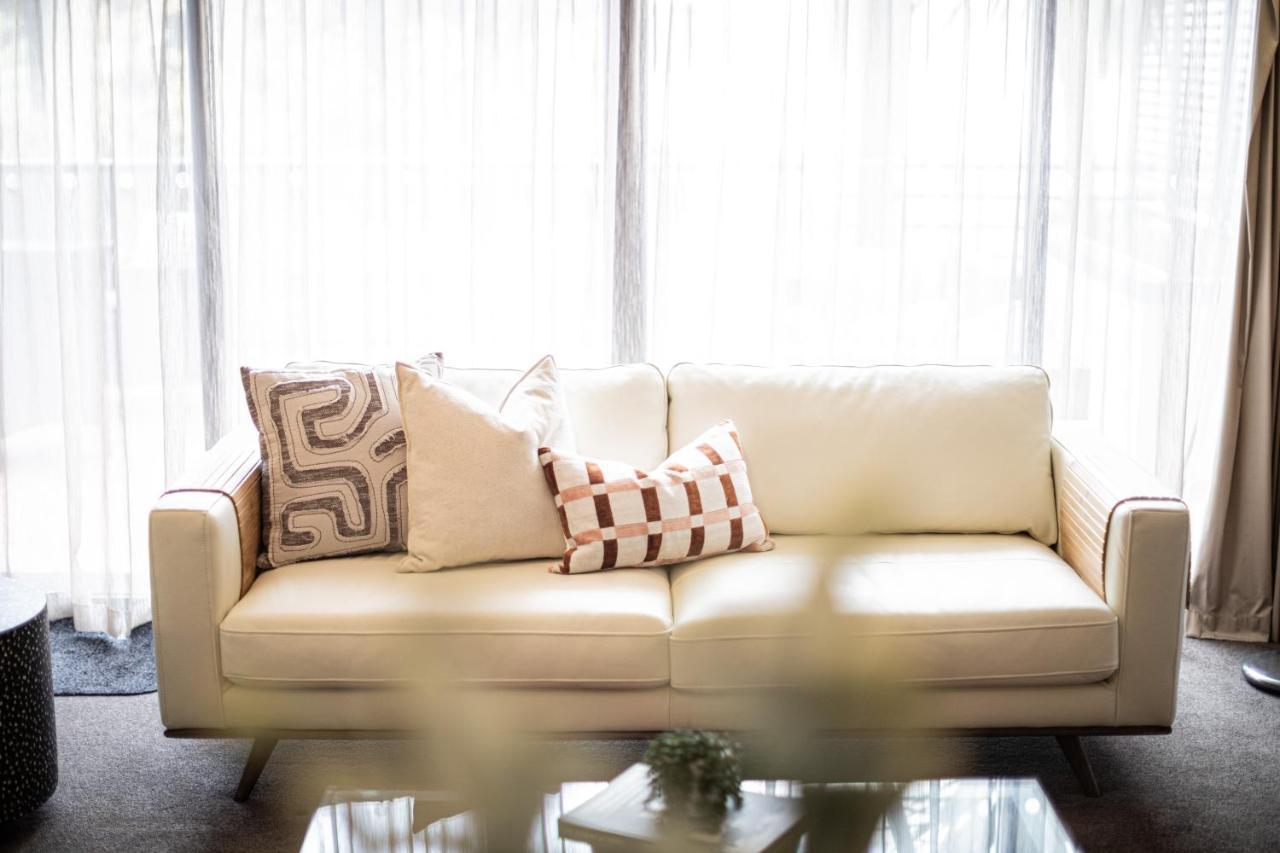 Executive 2br On Mounts Bay Road Apartment *