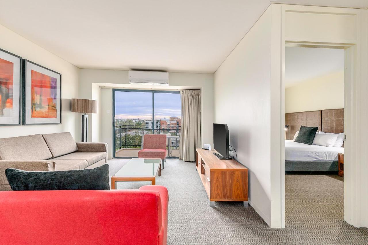 Aparthotel Suites *