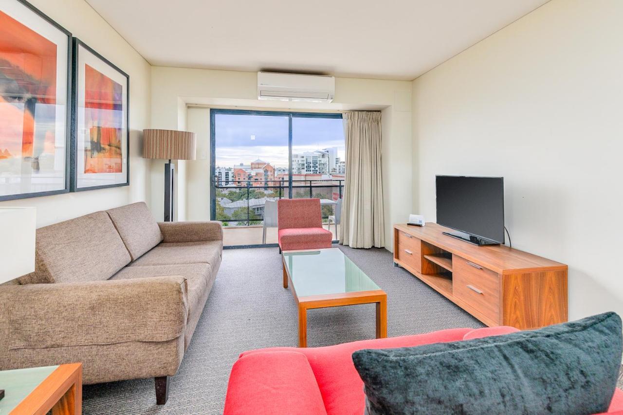 Suites Aparthotel *