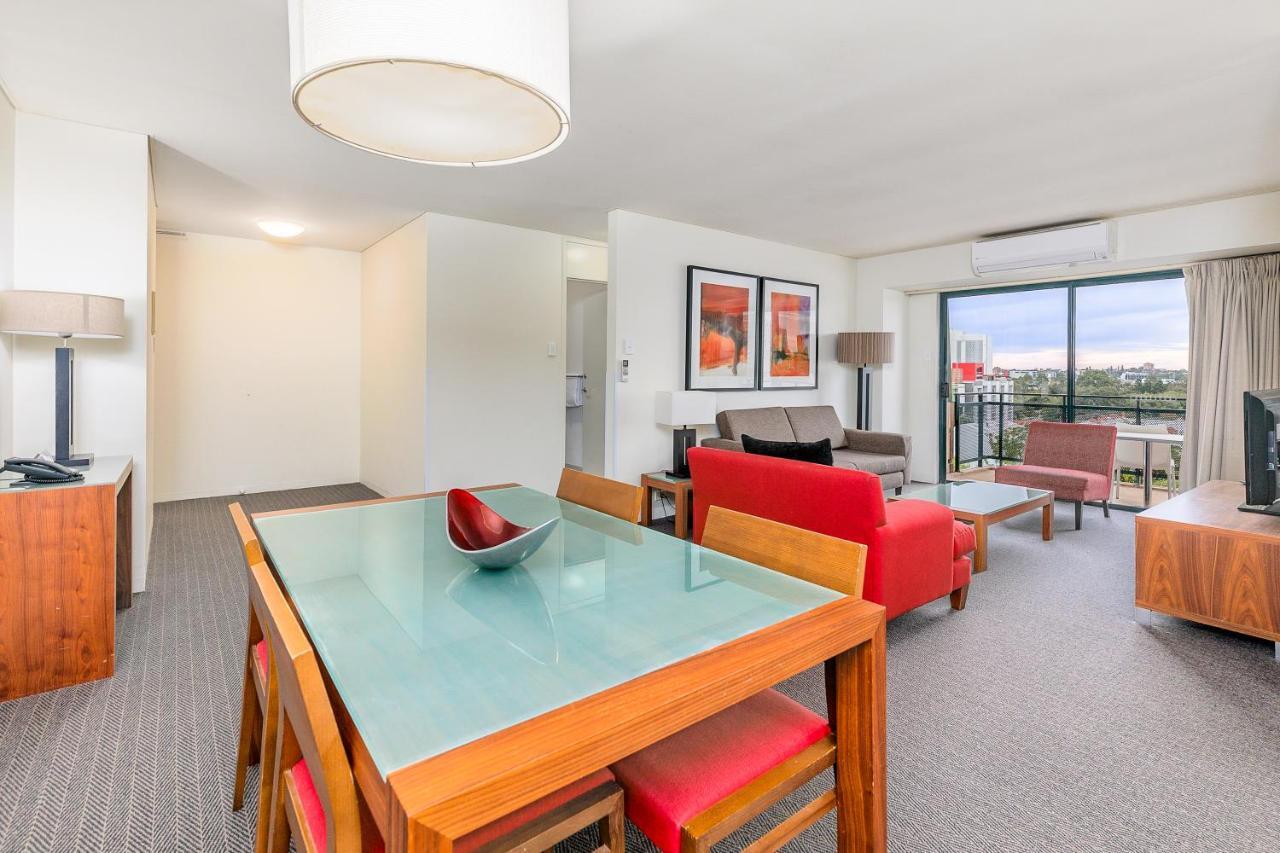 Suites Aparthotel *