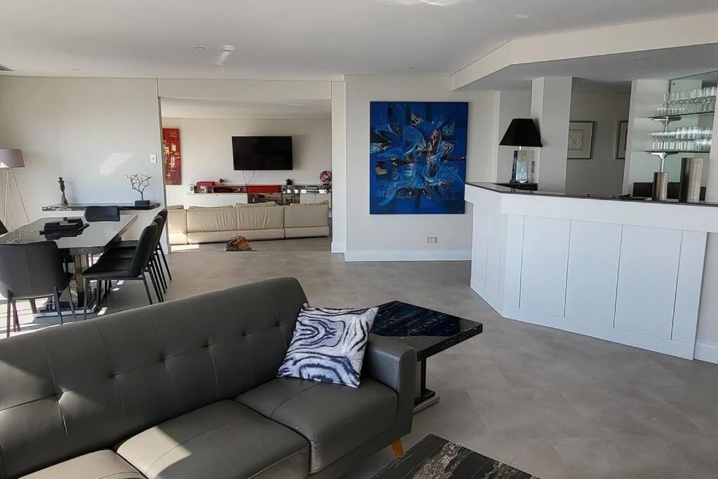 Apartment M601 - Spectacular Beachfront Penthouse