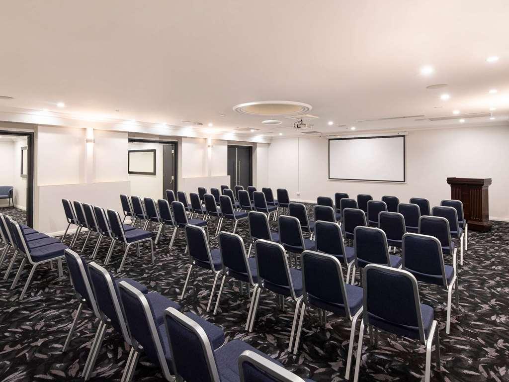 Mercure On Hay 4*
